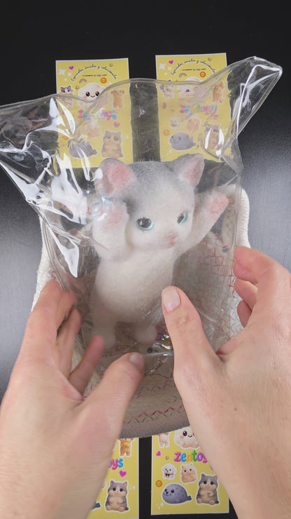 Gatito Feliz Premium Squishy